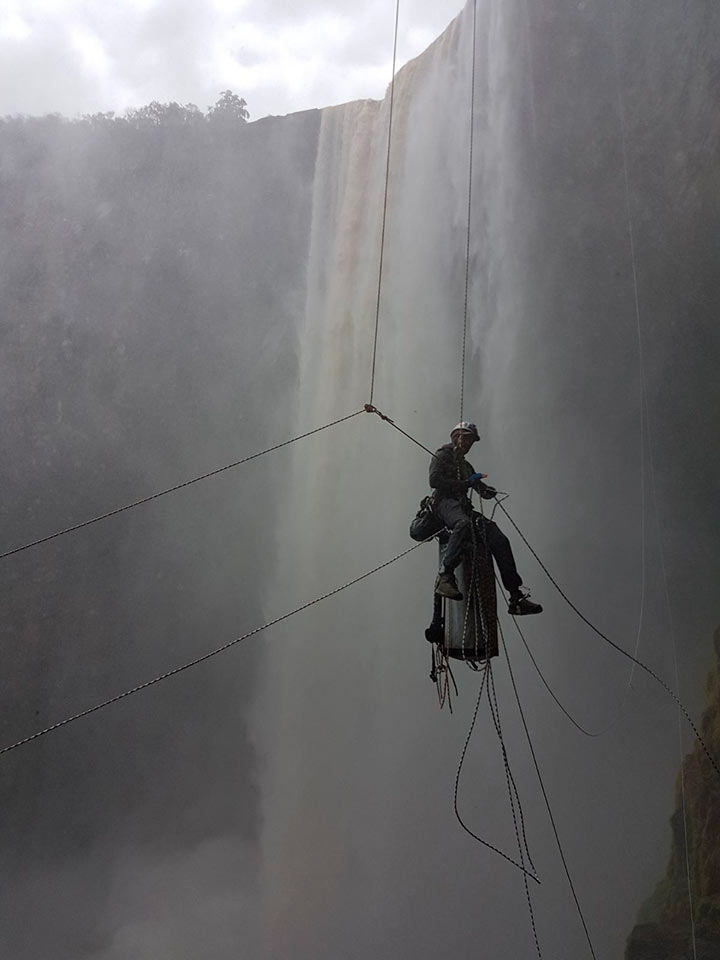 Kaieteur Falls rope line